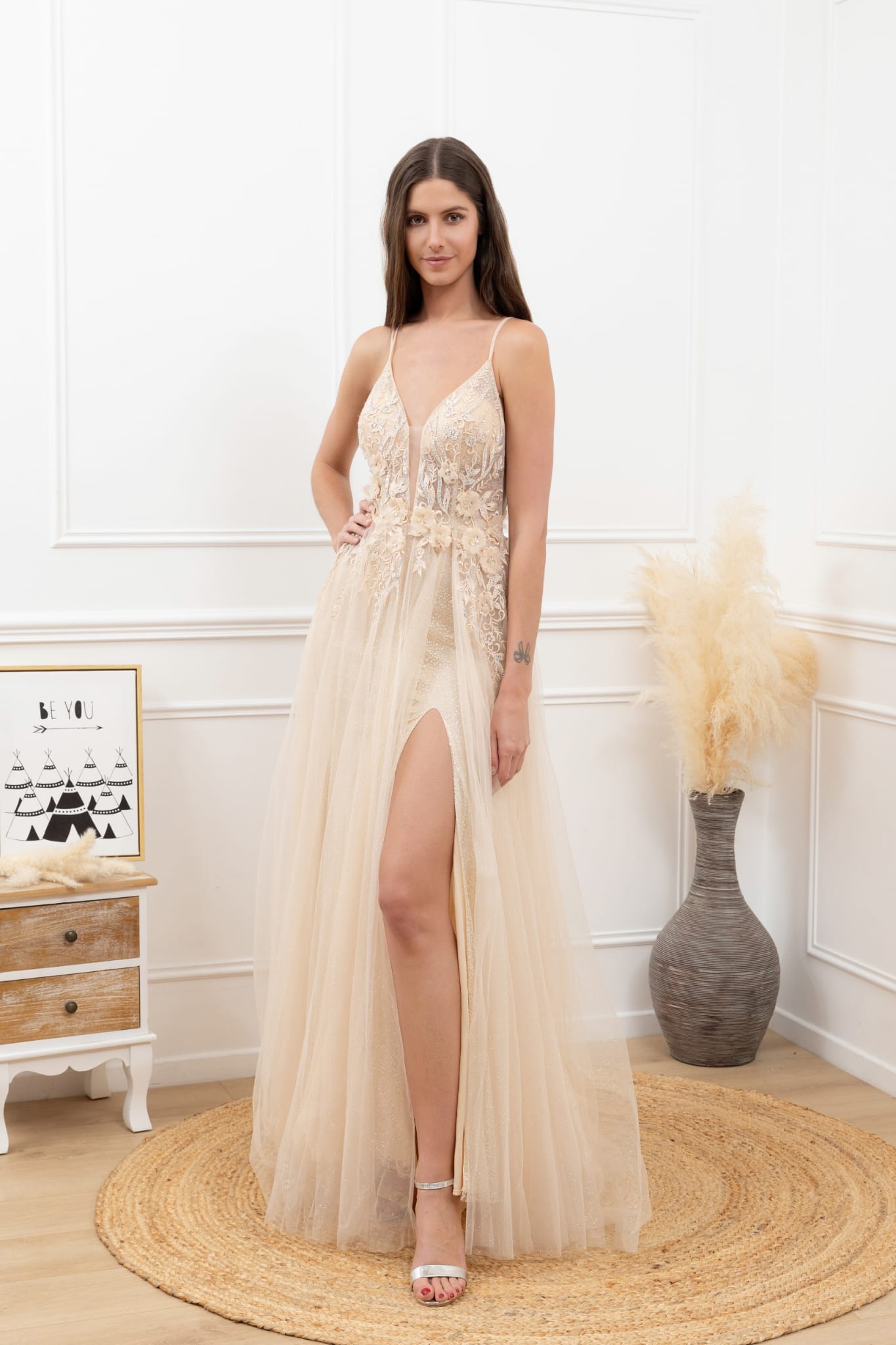 Rochie Colibri– Yvory cu Tulle și Aplicații Florale