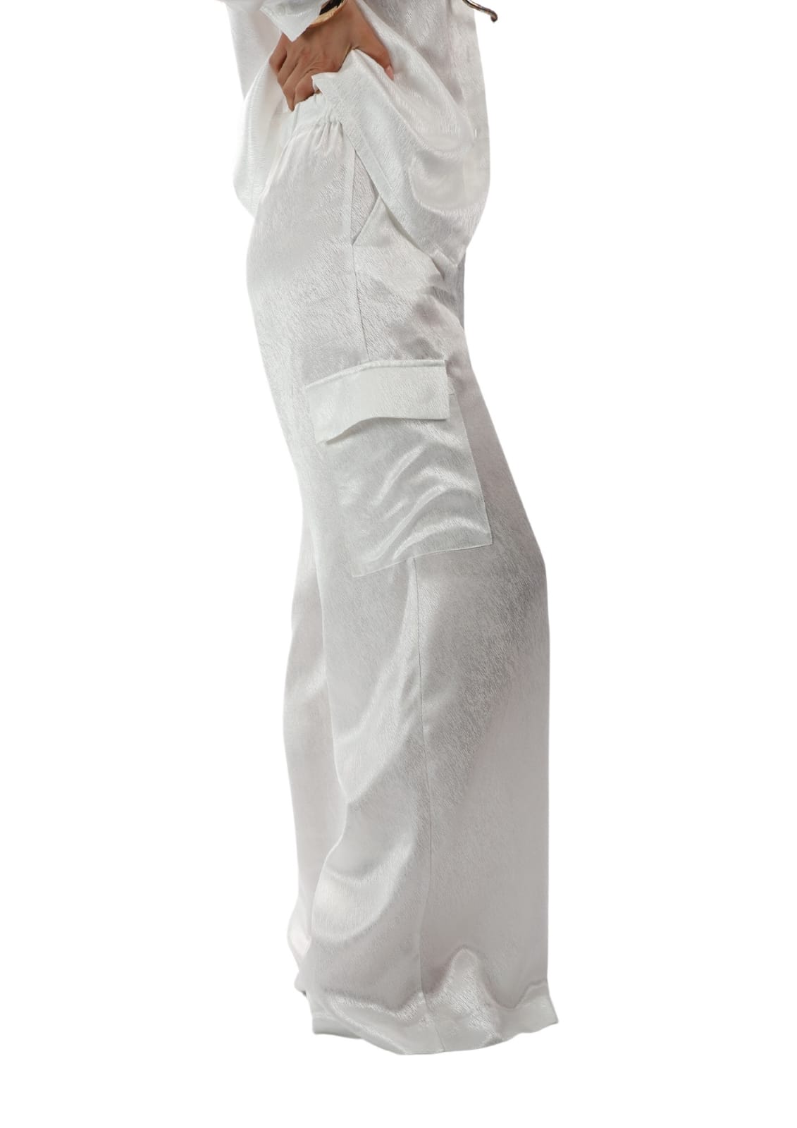 Compleu alb elegant cu pantaloni largi și cămașă vaporoasă - imagine 4