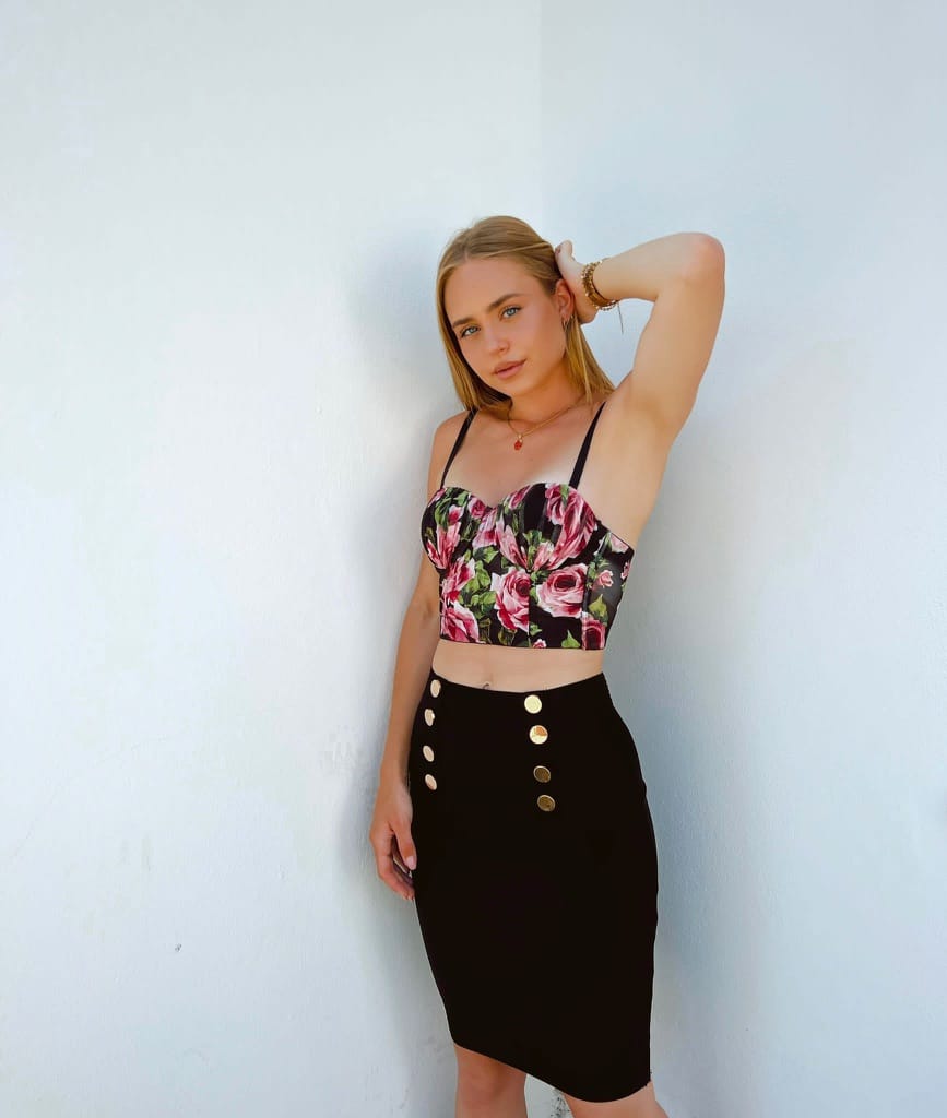 Top bustieră florală cu bretele subțiri – feminin și stilat – DivaExclusive.ro