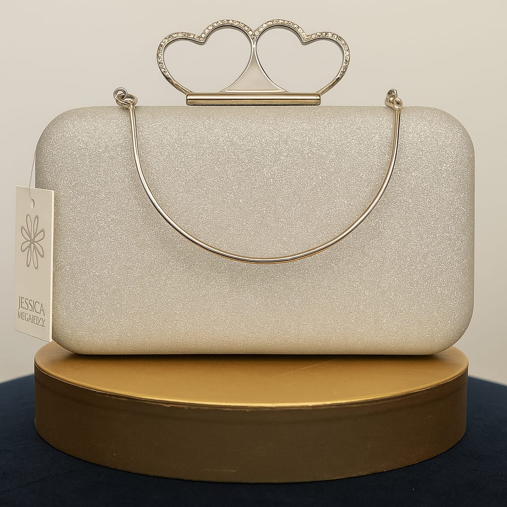 Plic Argintiu Elegant cu Mâner Dublu Inimă – Accesoriu Rafinat pentru Ocazii Speciale