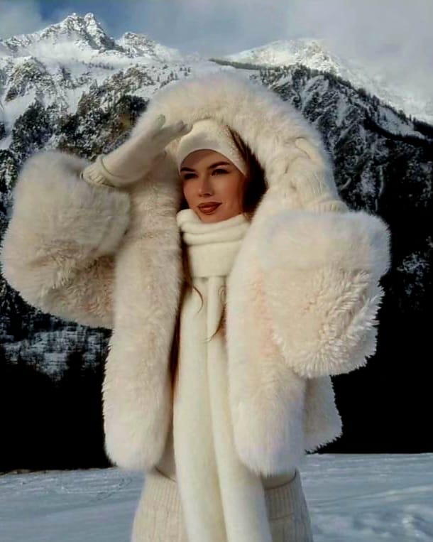Blană artificială scurtă albă Diva Exclusive Fashion