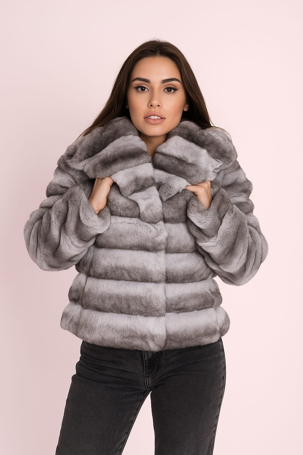 Blană scurtă artificială gri argintie – eleganță premium și rafinament Diva Exclusive Fashion