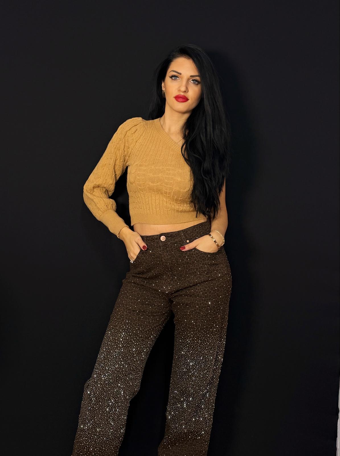 Jeans cu strasuri maro – model viral glam & elegant pentru ținute de seară | Diva Exclusive