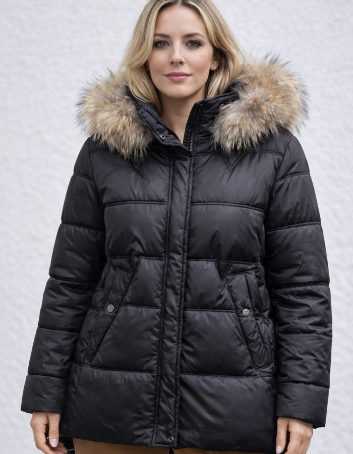Geacă Neagră Matlasată De Damă Cu Glugă și Blăniță – Diva Exclusive Fashion